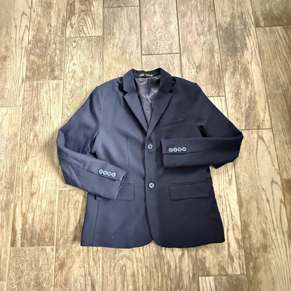 Boy’s navy blue blazer by Zara, size 11/12, 152. Worn once.